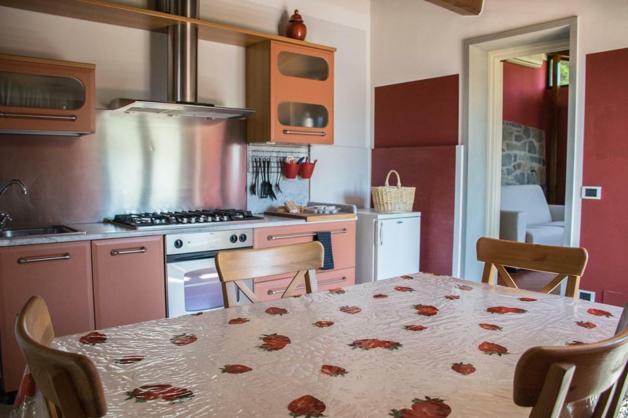 Podere Scoglio D'Oro Pescia Ngoại thất bức ảnh